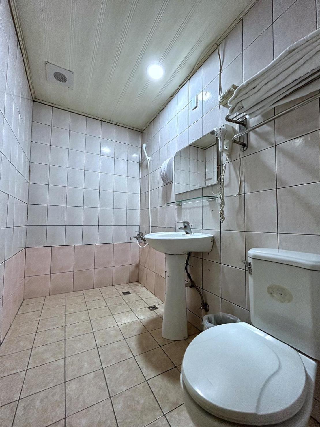 Fulong Hotel Csungli Kültér fotó